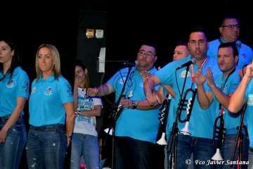 Presentación con éxito de la murga teldense Las Golisnionas (Foto Francisco Javier Santana)